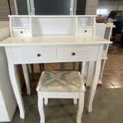 Rodos fésülködőasztal zsámollyal