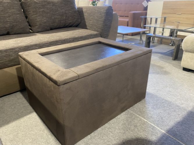 Kata dohányzóasztal